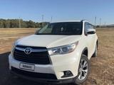 Toyota Highlander 2015 года за 10 500 000 тг. в Актобе