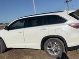 Toyota Highlander 2015 года за 10 500 000 тг. в Актобе – фото 4