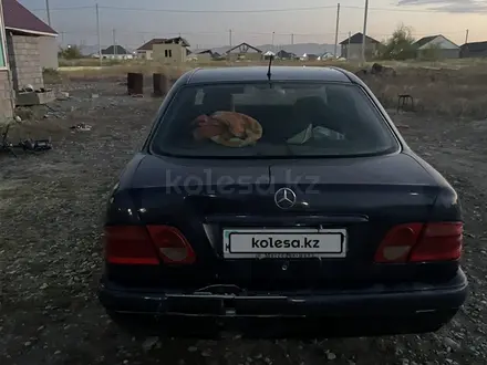 Mercedes-Benz E 230 1996 года за 2 350 000 тг. в Талдыкорган – фото 4