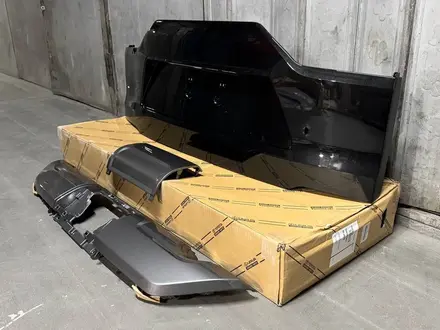 Бампер решетка фара капот крыло дверь панель обшивка Lexus LX600-700h за 100 000 тг. в Алматы – фото 28