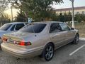 Toyota Camry 1999 года за 2 950 000 тг. в Шымкент – фото 2