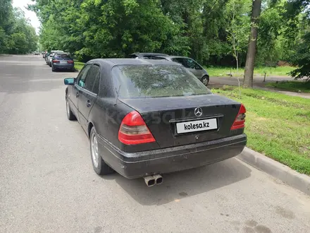 Mercedes-Benz C 280 1995 года за 1 850 000 тг. в Алматы – фото 2