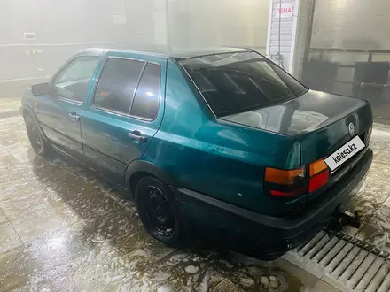 Volkswagen Vento 1995 года за 700 000 тг. в Уральск – фото 3