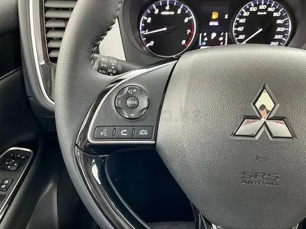 Mitsubishi Outlander 2022 года за 11 850 000 тг. в Актобе – фото 13