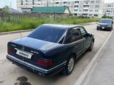 Mercedes-Benz E 220 1995 годаүшін1 700 000 тг. в Алматы
