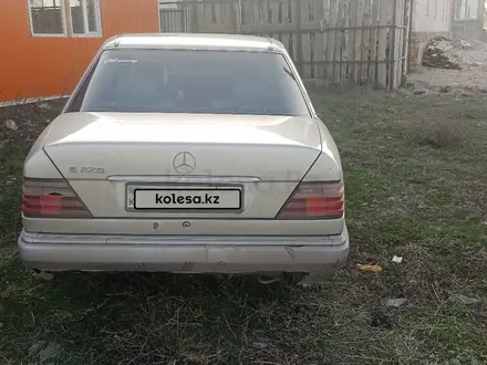 Mercedes-Benz E 220 1995 года за 1 300 000 тг. в Аулиеколь – фото 4