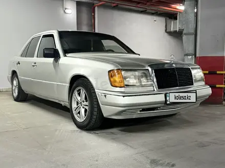 Mercedes-Benz E 260 1990 года за 1 750 000 тг. в Жанаозен – фото 2