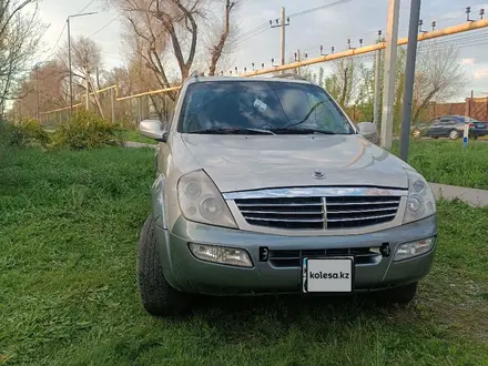 SsangYong Rexton 2003 года за 2 900 000 тг. в Алматы – фото 3