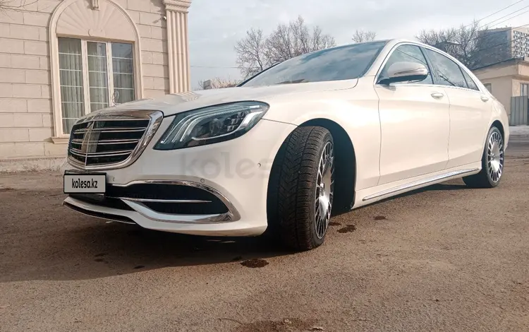 Mercedes-Benz S 400 2015 годаfor26 000 000 тг. в Алматы