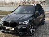 BMW X5 2019 года за 28 200 000 тг. в Алматы – фото 2