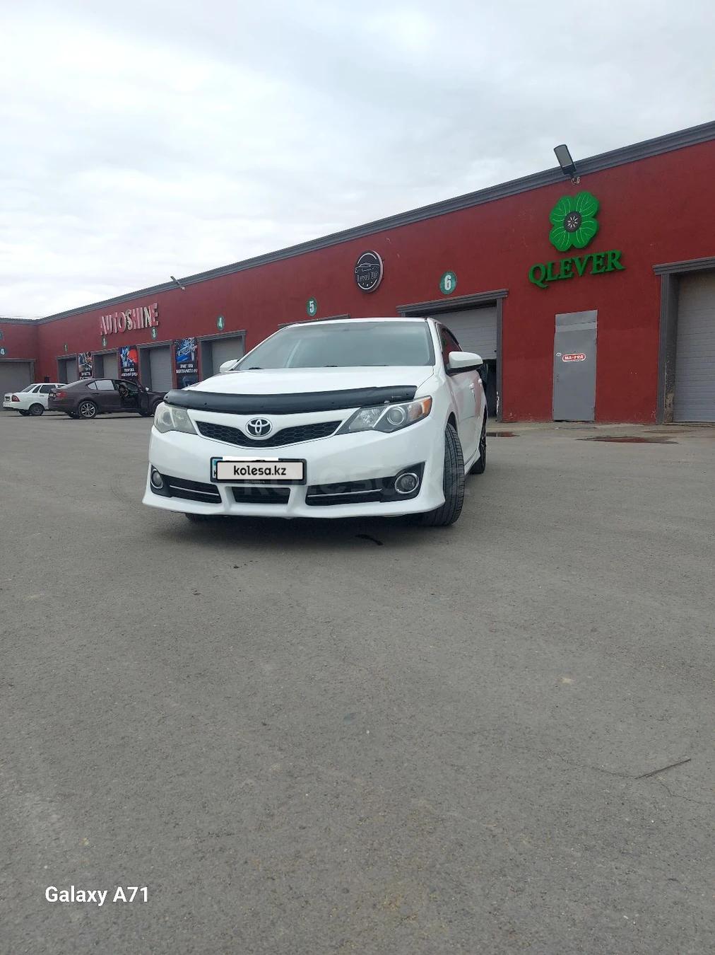 Toyota Camry 2013 г.