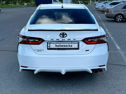 Toyota Camry 2022 года за 12 500 000 тг. в Караганда – фото 4