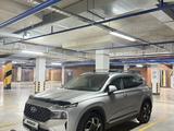 Hyundai Santa Fe 2022 года за 19 800 000 тг. в Астана