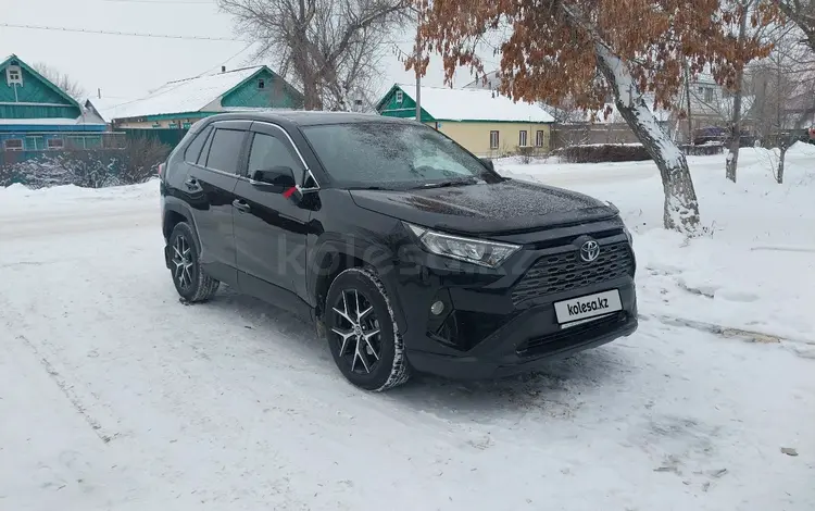 Toyota RAV4 2020 года за 16 000 000 тг. в Актобе