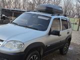 Chevrolet Niva 2011 года за 2 700 000 тг. в Тараз – фото 2