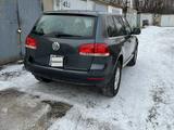 Volkswagen Touareg 2005 года за 4 700 000 тг. в Аксай – фото 5