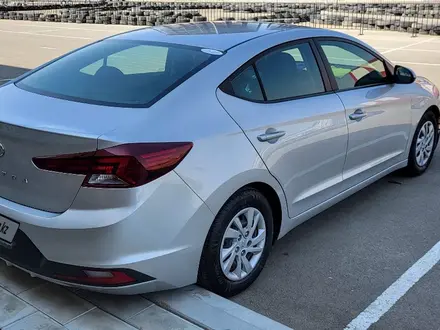 Hyundai Elantra 2019 года за 5 555 555 тг. в Актау – фото 2