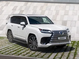 Lexus LX 600