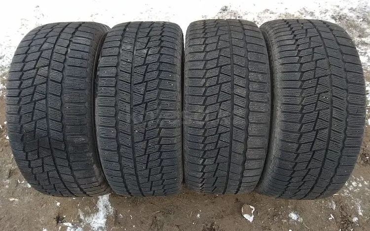 Шины 245/45 R17 — "Maxxis SP02 Arctic Trekker" (Китай), липучкиfor160 000 тг. в Астана