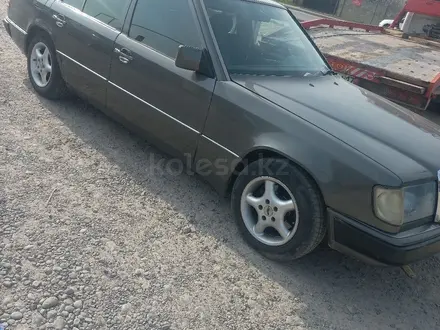 Mercedes-Benz E 200 1989 года за 1 350 222 тг. в Шымкент – фото 2