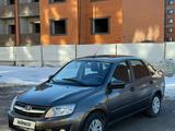 ВАЗ (Lada) Granta 2190 2015 годаүшін3 100 000 тг. в Актобе – фото 3