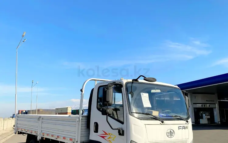 FAW  Бортовой 5 тонна 2024 года за 18 500 000 тг. в Алматы
