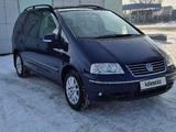 Volkswagen Sharan 2002 годаfor5 500 000 тг. в Алматы