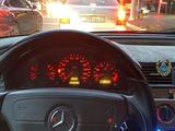Mercedes-Benz C 180 1995 года за 2 000 000 тг. в Кокшетау – фото 4