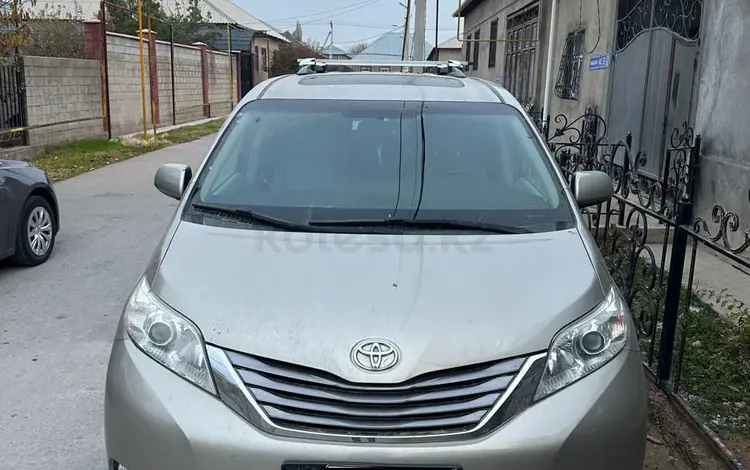 Toyota Sienna 2016 года за 9 000 000 тг. в Шымкент