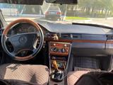 Mercedes-Benz E 220 1993 года за 850 000 тг. в Тараз – фото 5