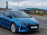 Toyota Prius 2018 года за 13 900 000 тг. в Караганда