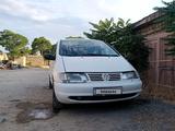 Volkswagen Sharan 1998 года за 1 200 000 тг. в Актау – фото 3