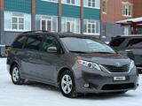 Toyota Sienna 2015 года за 8 100 000 тг. в Актобе – фото 3