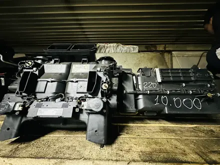 Мерседес W220 корпус печки радиатор печки моторчик печки за 10 000 тг. в Алматы