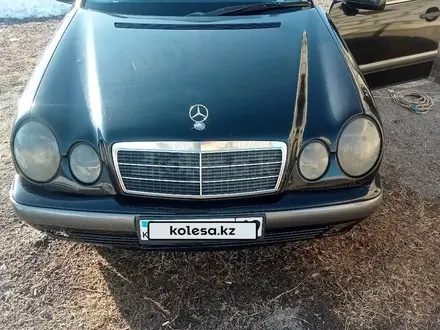 Mercedes-Benz E 230 1995 года за 2 200 000 тг. в Талдыкорган – фото 4