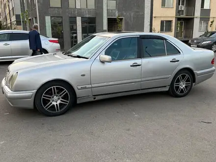 Mercedes-Benz E 430 2000 года за 1 900 000 тг. в Алматы – фото 4