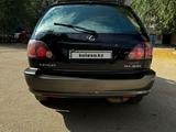 Lexus RX 300 1999 годаүшін3 700 000 тг. в Актобе – фото 2