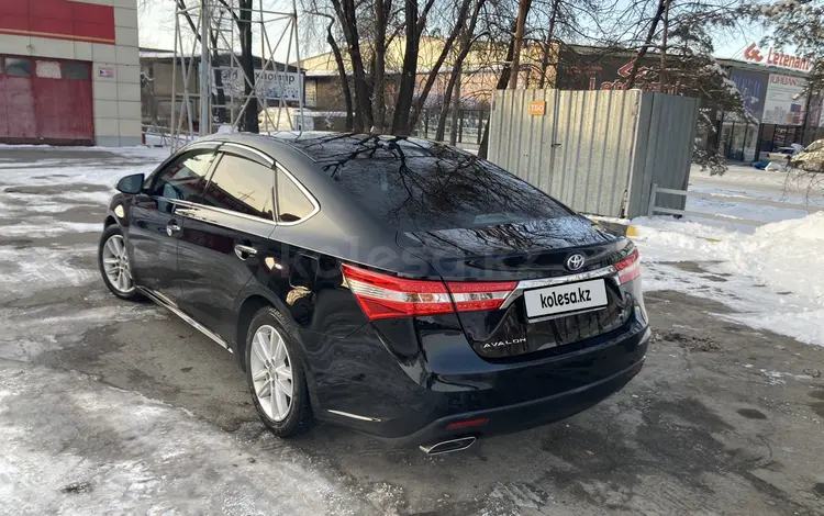 Toyota Avalon 2015 года за 11 500 000 тг. в Алматы