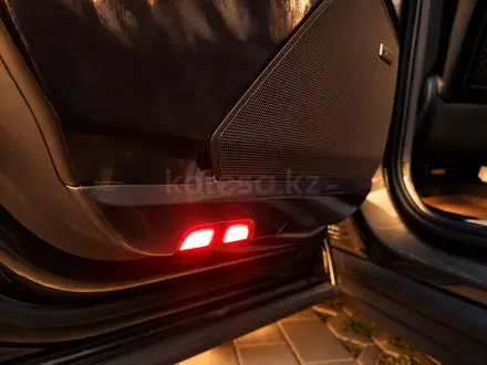 Porsche Cayenne 2023 года за 69 000 000 тг. в Алматы – фото 19