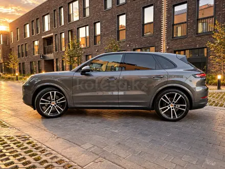Porsche Cayenne 2023 года за 69 000 000 тг. в Алматы – фото 3