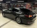 Lexus ES 300h 2018 года за 13 900 000 тг. в Алматы – фото 3