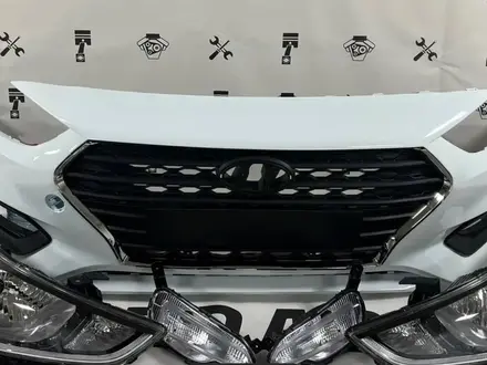 Бампер передний на hyundai solaris за 18 000 тг. в Алматы