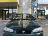 Toyota Camry 2000 года за 3 500 000 тг. в Шымкент