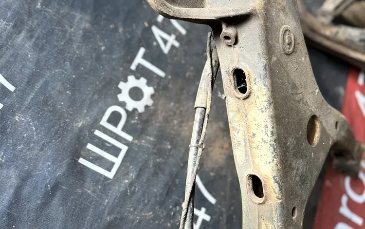 Задний рычаг Мерседес вито 638 за 30 000 тг. в Караганда