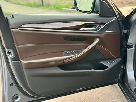 BMW 530 2018 года за 15 000 000 тг. в Алматы – фото 19