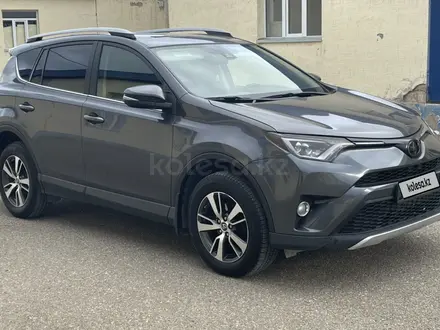 Toyota RAV4 2017 года за 7 700 000 тг. в Актау – фото 5