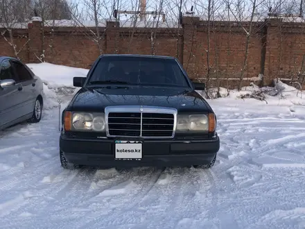 Mercedes-Benz E 200 1990 года за 2 500 000 тг. в Риддер – фото 4