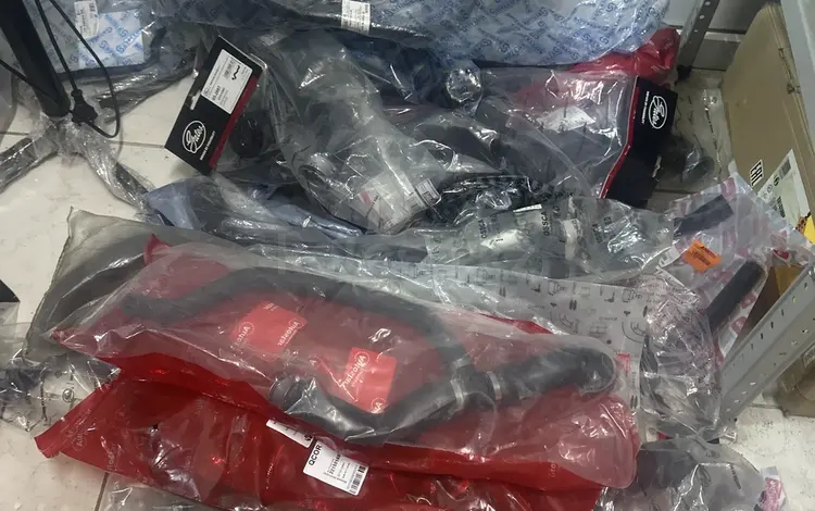 Патрубок системы охлаждения W220 W221 W212 W164 W210 за 1 000 тг. в Астана