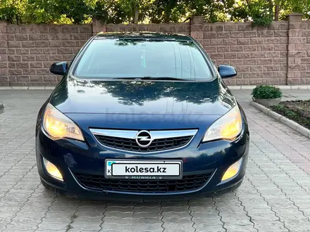 Opel Astra 2012 года за 3 500 000 тг. в Караганда – фото 2