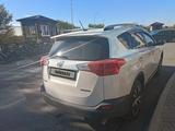 Toyota RAV4 2015 года за 9 500 000 тг. в Караганда – фото 2
